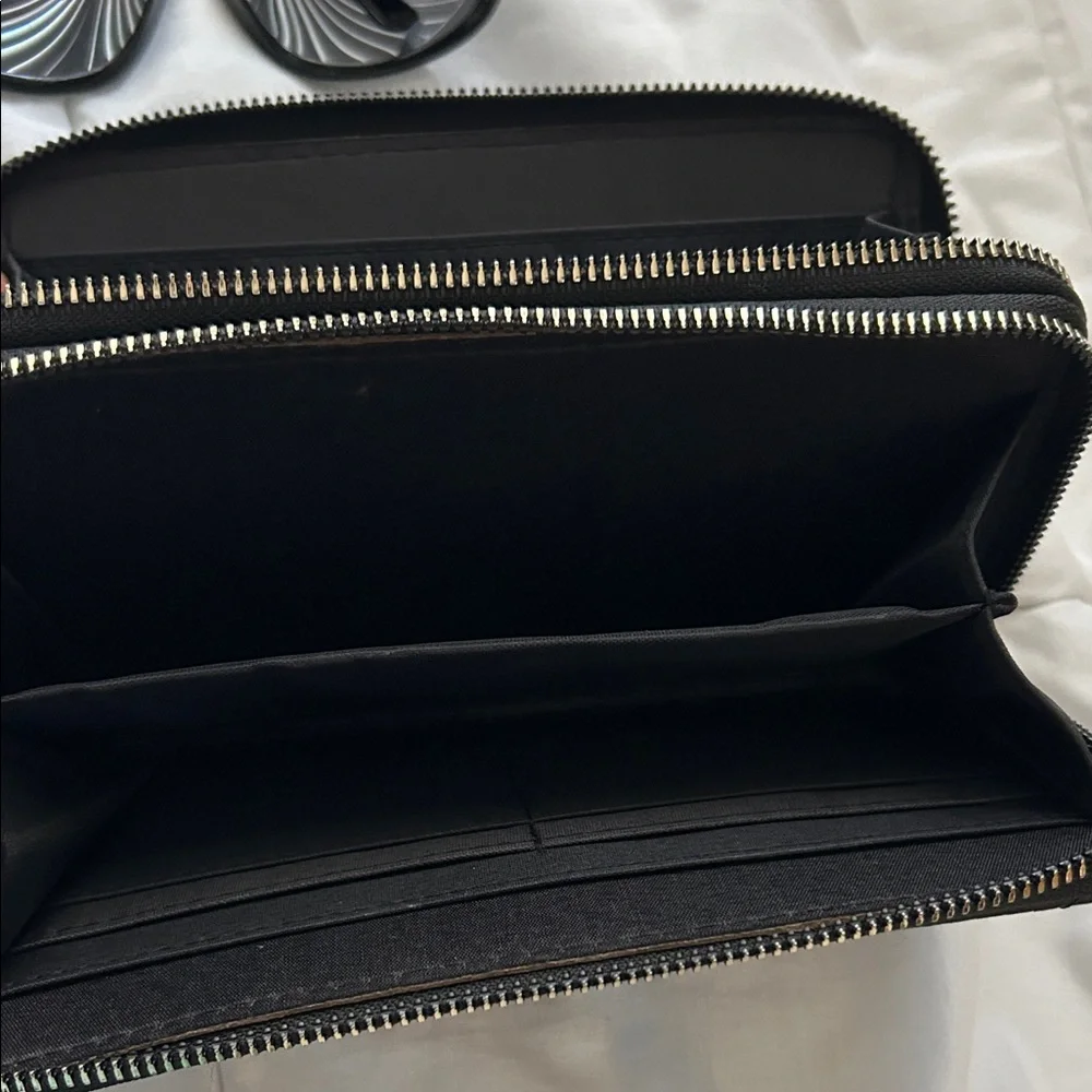 Baby phat wallet and vintage sunglasses - Picture 7 of 14